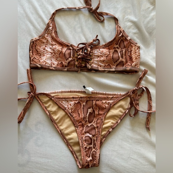 Snake print bikini - Picture 1 of 3